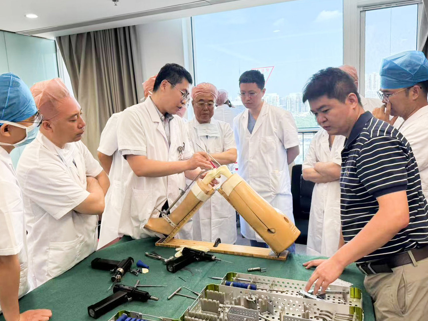 假骨操作.jpg